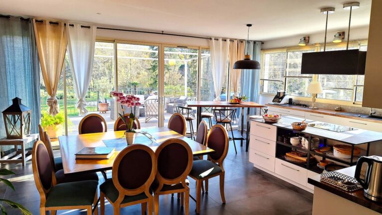 Domaine de la Françoise à Dieulefit — Espace repas