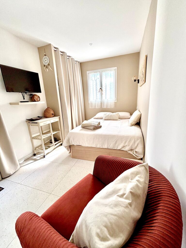 Le Chèvrefeuille à Ruoms — Chambre
