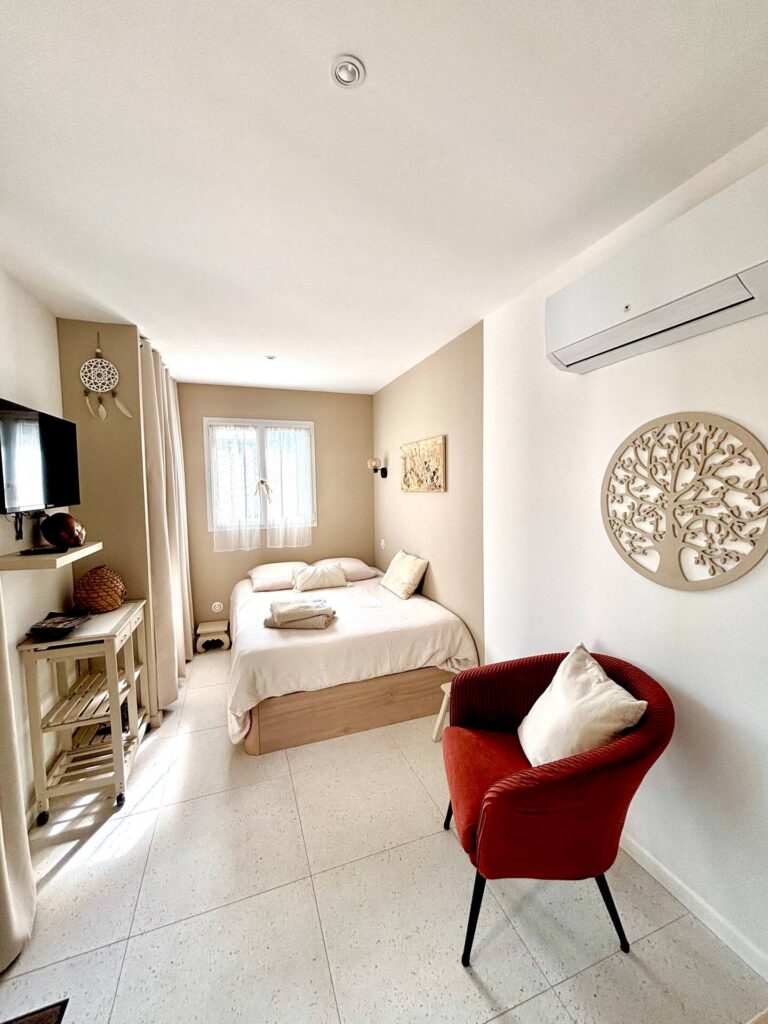 Le Chèvrefeuille à Ruoms — Chambre