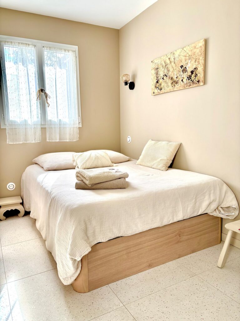 Le Chèvrefeuille à Ruoms — Chambre