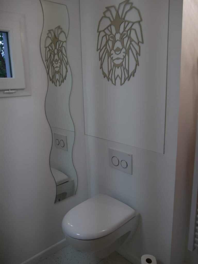 Le Chèvrefeuille à Ruoms — Salle de bain