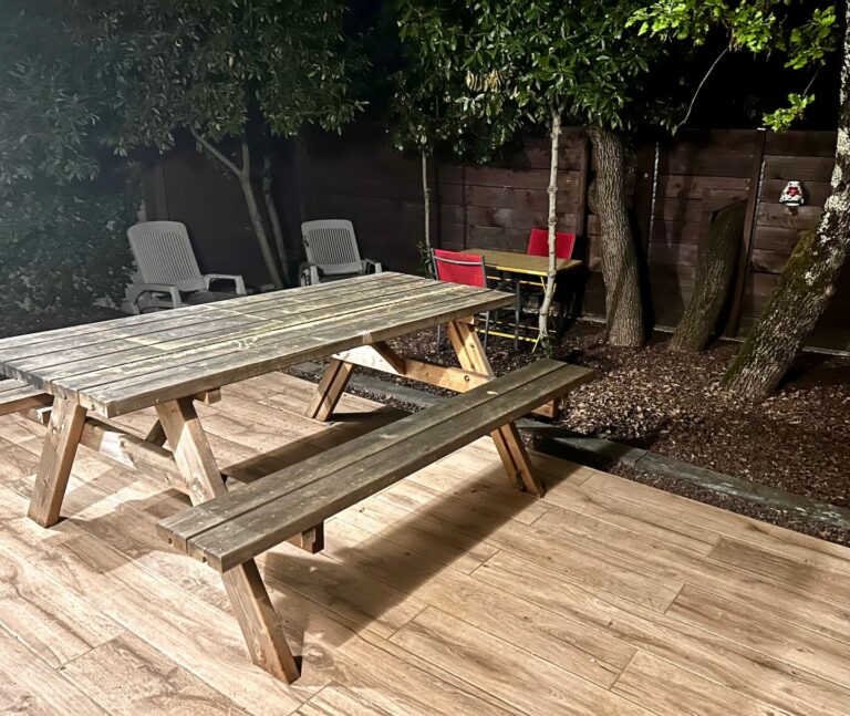 Le Chèvrefeuille à Ruoms — Terrasse