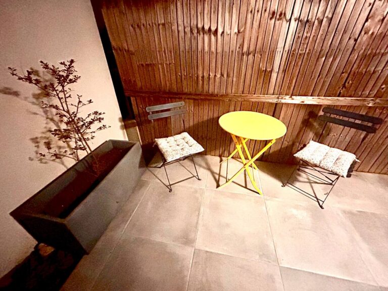 Le Jasmin à Ruoms — Patio