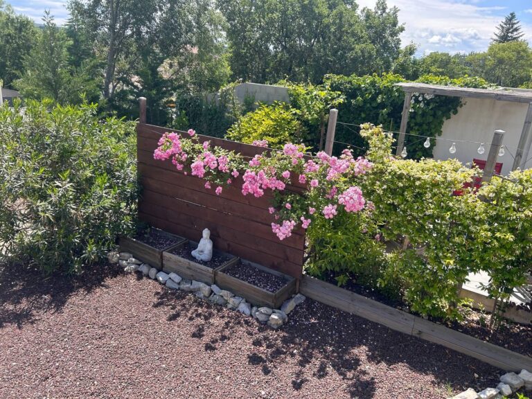 Le Jasmin à Ruoms — Extérieur