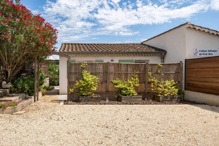 Le Jasmin à Ruoms — Extérieur