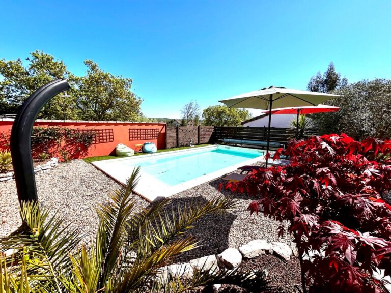 Le Jasmin à Ruoms — Piscine