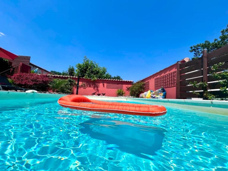 Le Jasmin à Ruoms — Piscine