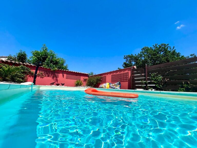 Le Jasmin à Ruoms — Piscine
