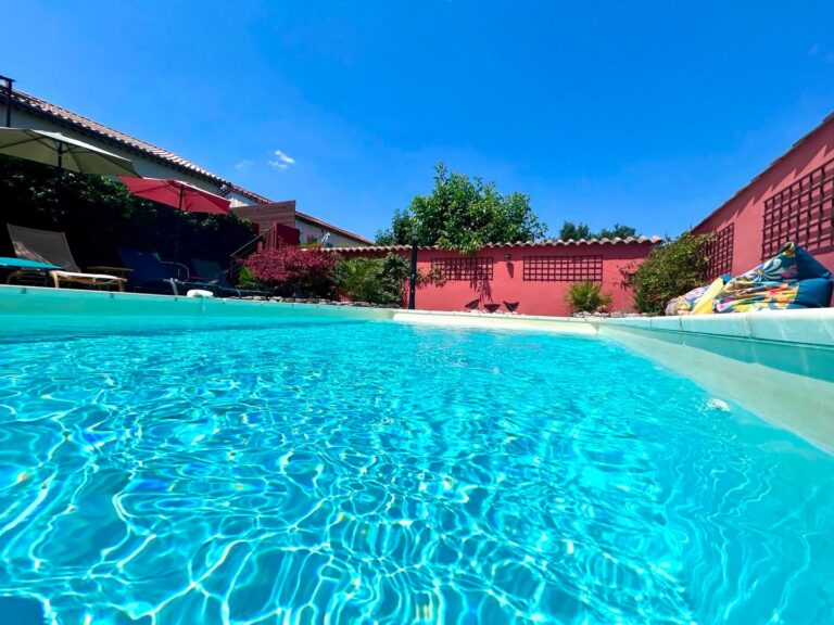 Le Jasmin à Ruoms — Piscine