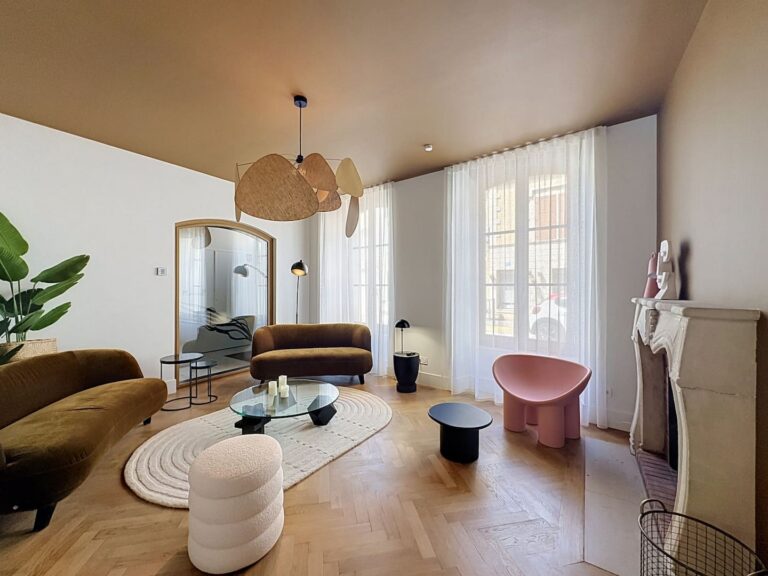 Maison 65 à Pierrelatte — Salon