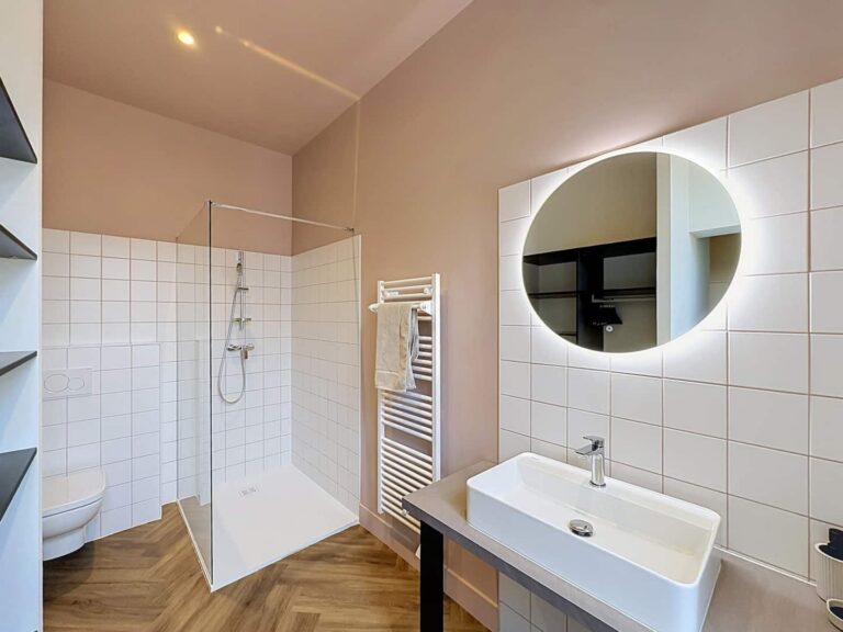 Maison 65 à Pierrelatte — Salle de bains entière 2
