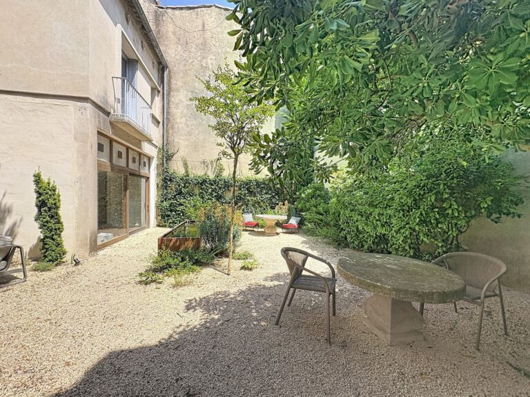 Maison 65 à Pierrelatte — Arrière-cour