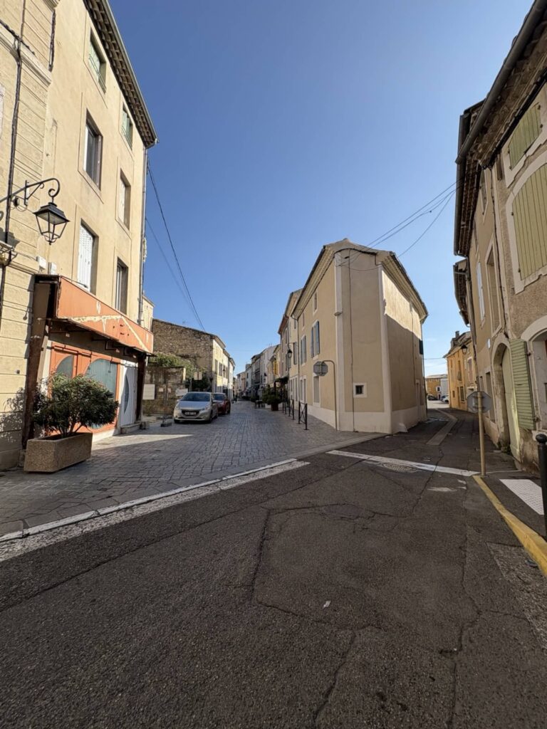 Maison 65 à Pierrelatte — Extérieur