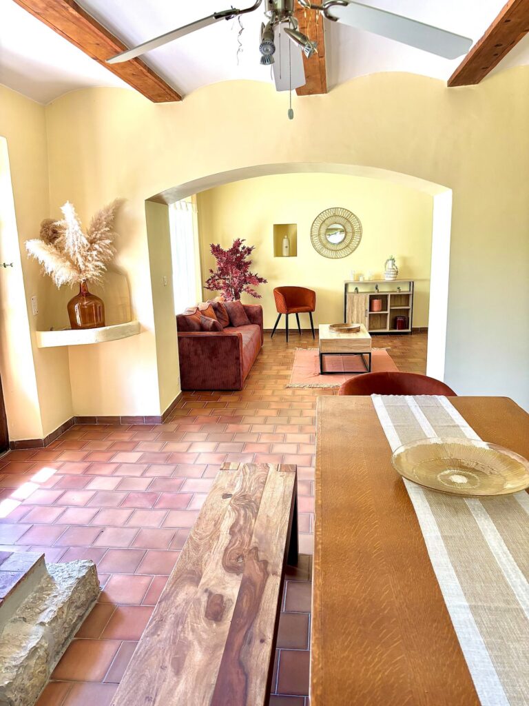 La Villa Crusoé à Viviers — Pièces de vie