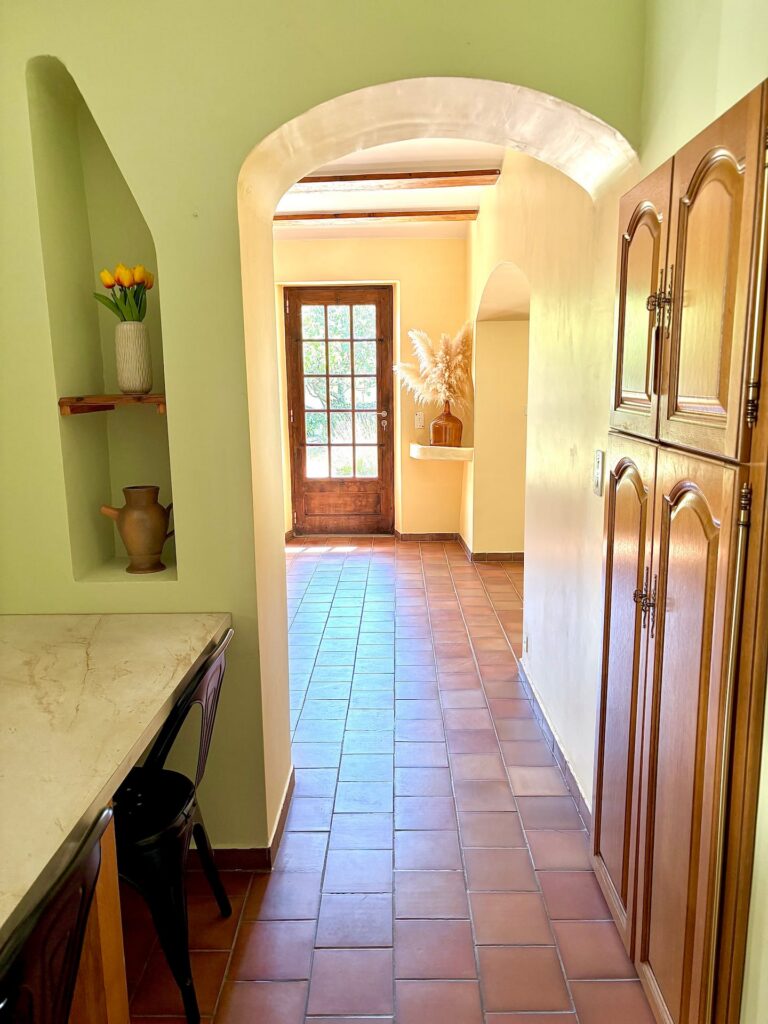 La Villa Crusoé à Viviers — Pièces de vie