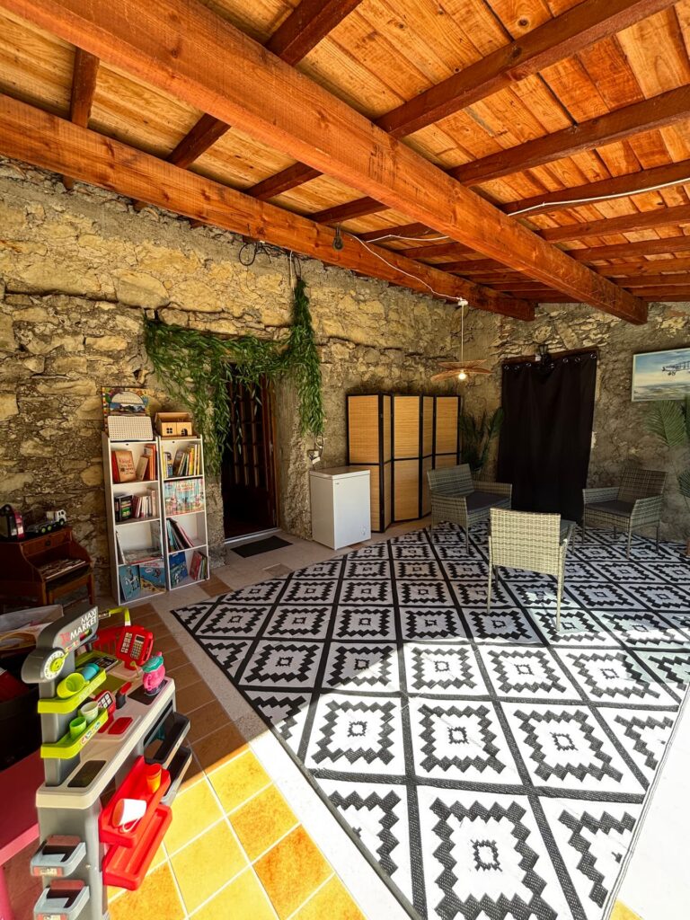 La Villa Crusoé à Viviers — Pièces de vie