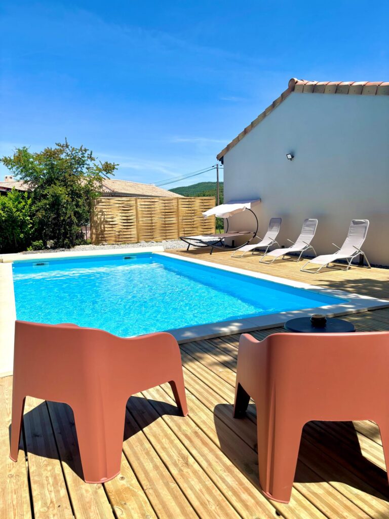 La Vill’ona à Grospierres — Piscine